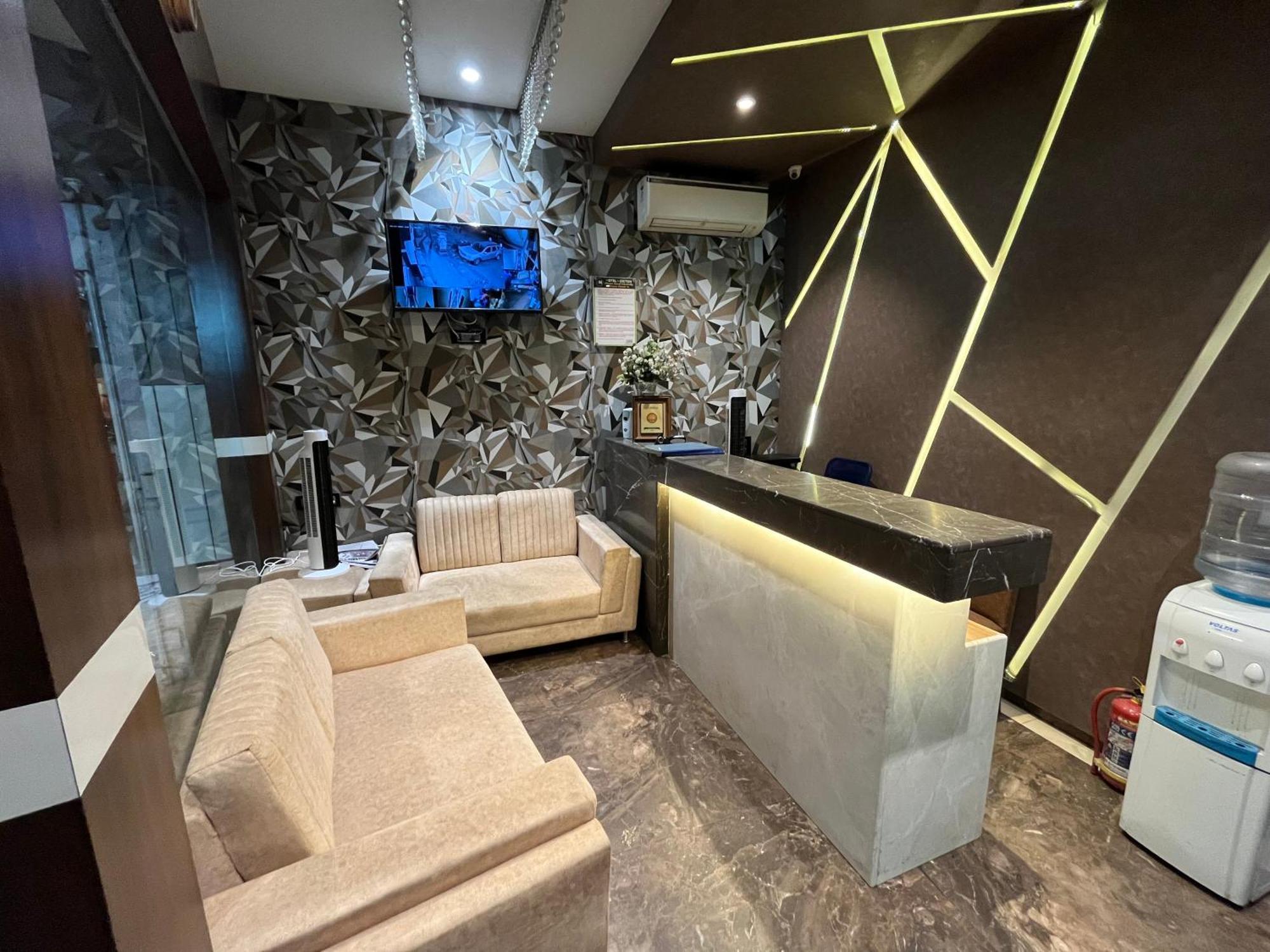 Hotel Meriton Mumbai International Airport T-2 Dış mekan fotoğraf