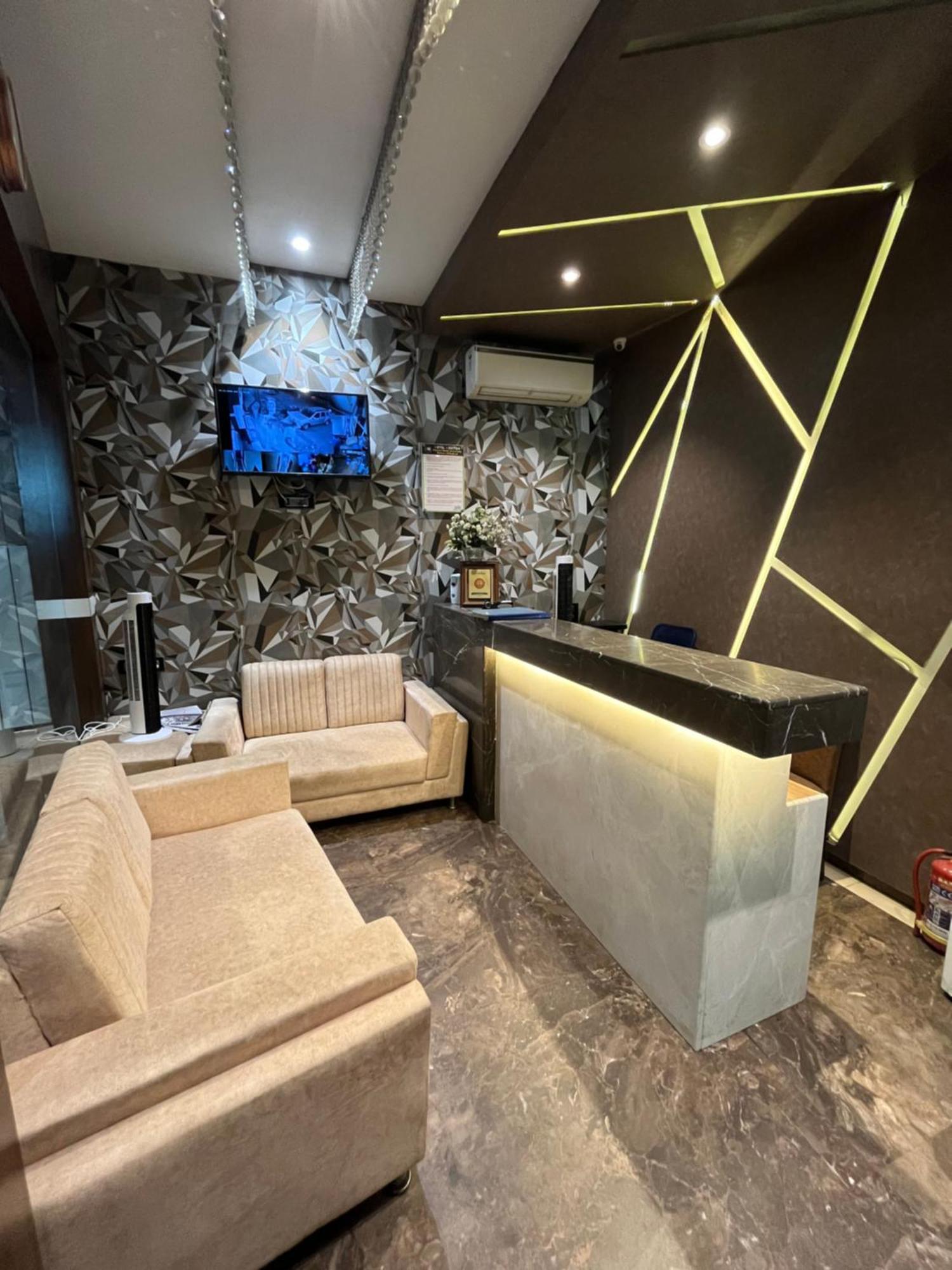 Hotel Meriton Mumbai International Airport T-2 Dış mekan fotoğraf