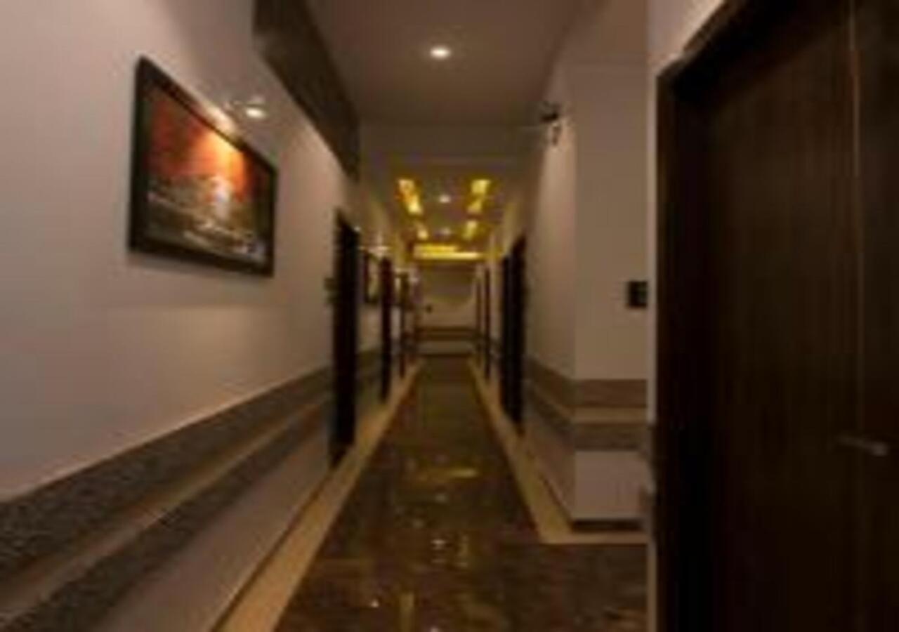 Hotel Meriton Mumbai International Airport T-2 Dış mekan fotoğraf