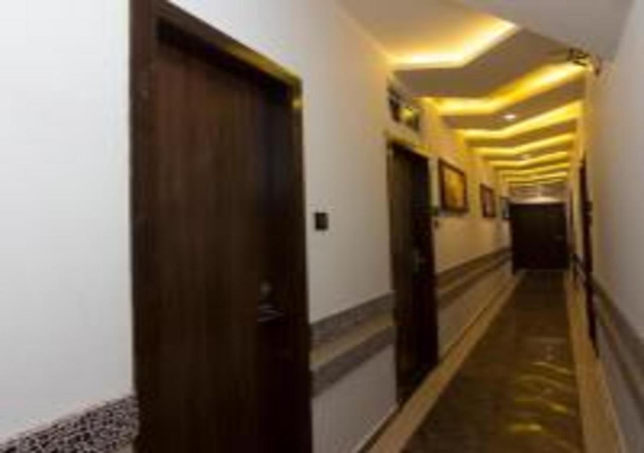 Hotel Meriton Mumbai International Airport T-2 Dış mekan fotoğraf